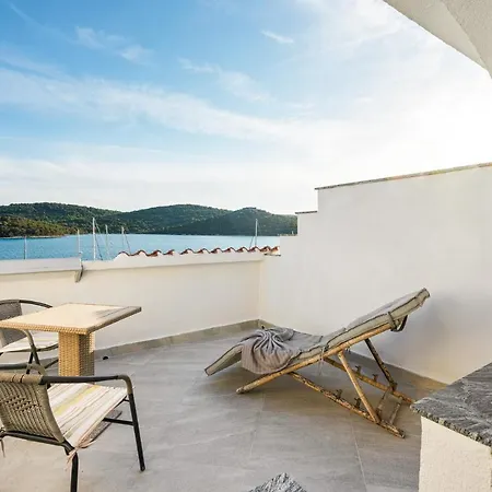 Black Pearl Suites