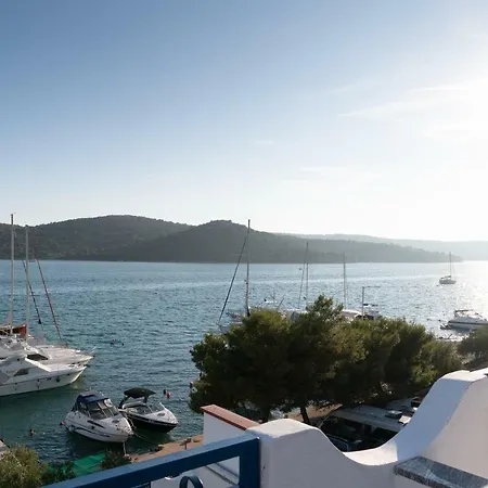 Black Pearl Suites