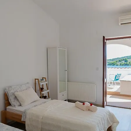 Black Pearl Suites 2*