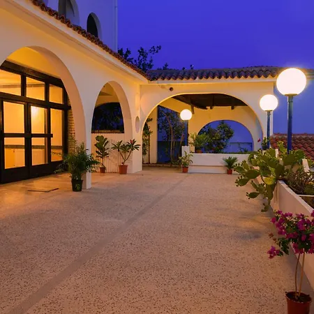 Black Pearl Suites 2* Tisno